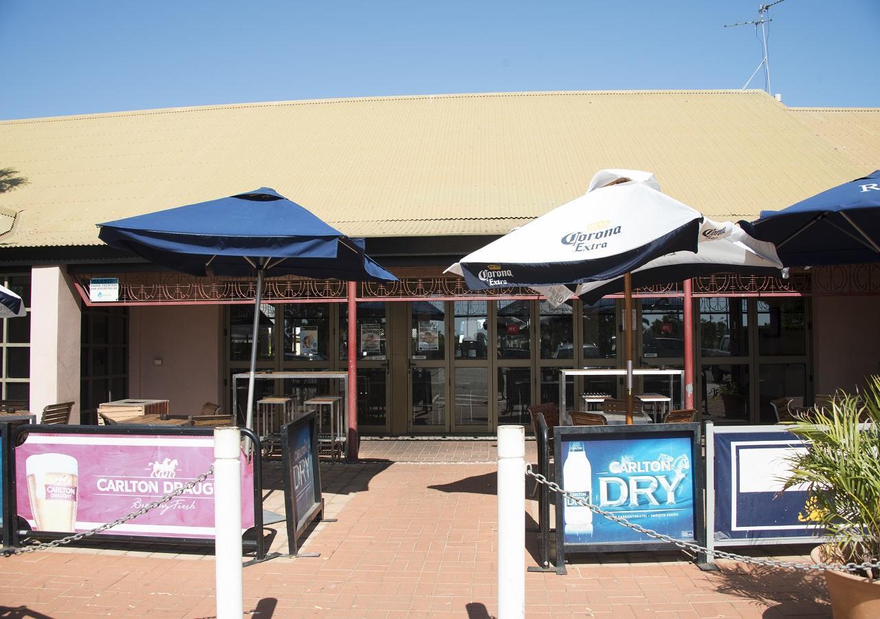 Roebuck Bay Hotel Broome Buitenkant foto